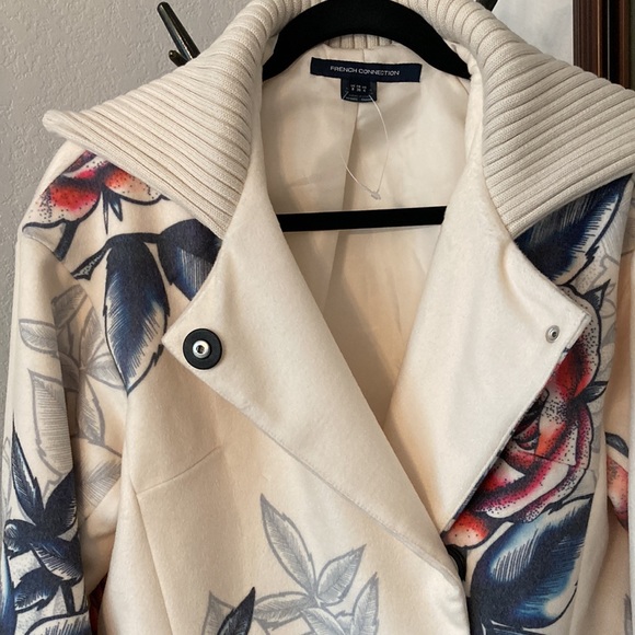 French Connection White Floral Rose Print Oversized Coat Size 4 - Picture 2 of 13